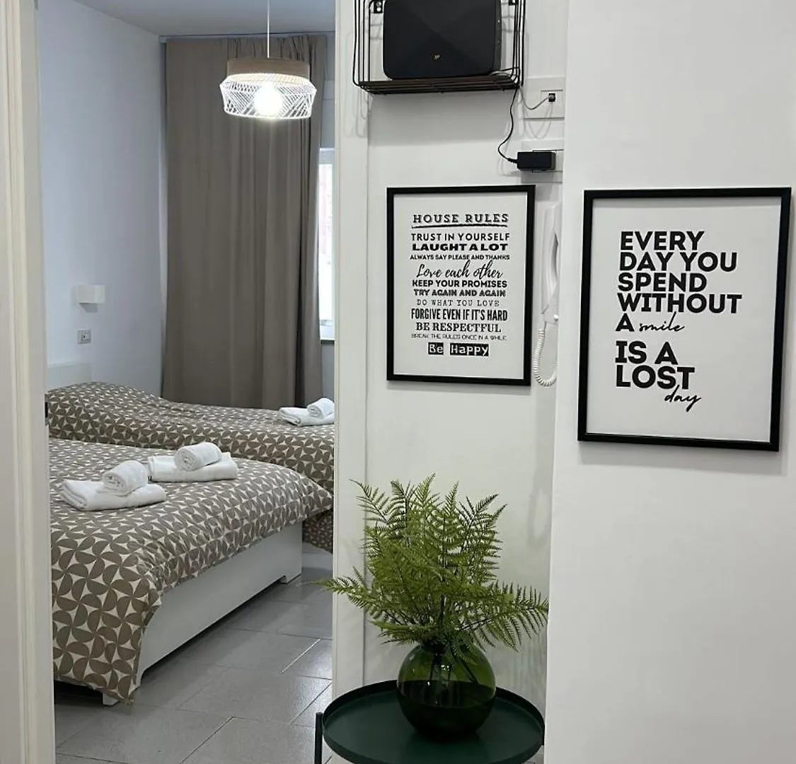 Marchese Di Montrone 126 Apartment Bari 0*,